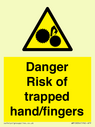 danger-risk-of-trapped-handfingers~